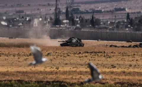 Xe tăng, chiến đấu cơ tung hỏa lực nghiền nát IS