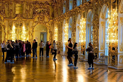 Bên trong cung điện Catherine ở St Petersburg (Ảnh: Shanghaiist)