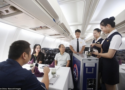 Hình ảnh đầu tiên về nhà hàng trên Boeing 737 ở Trung Quốc