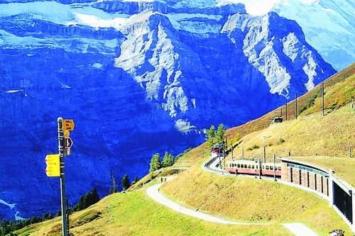 Tàu hỏa Thụy Sĩ giúp du khách trải nghiệm những cảnh đẹp chỉ có trong chốn thần tiên