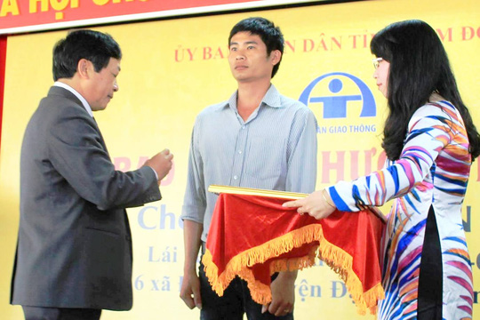 Tài xế Phan Văn Bắc vinh dự nhận Huân chương dũng cảm của Chủ tịch nước trao tặng