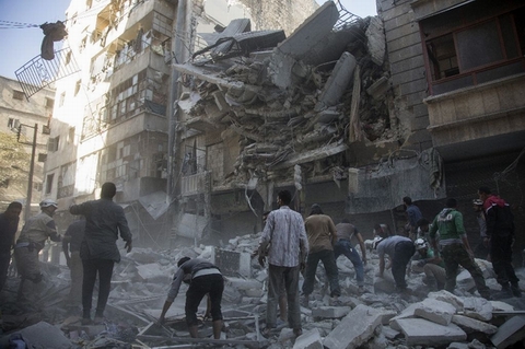 Thành phố Aleppo đang bị tàn phá nặng nề bởi những cuộc giao tranh, đụng độ ác liệt giữa quân chính phủ và phe nổi dậy.