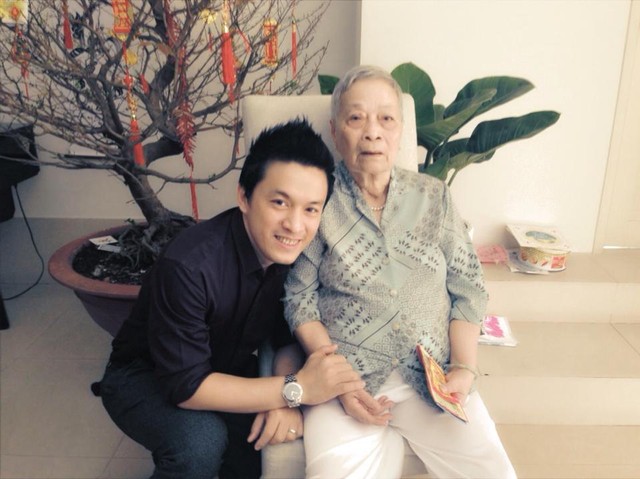 Ca sĩ Lam Trường và mẹ