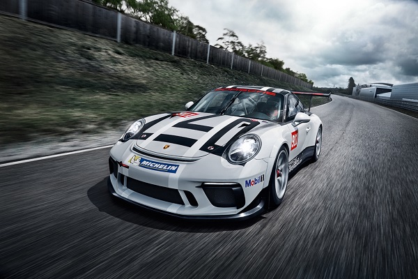 Porsche 911 GT3 Cup được trang bị hệ thống lái tối tân