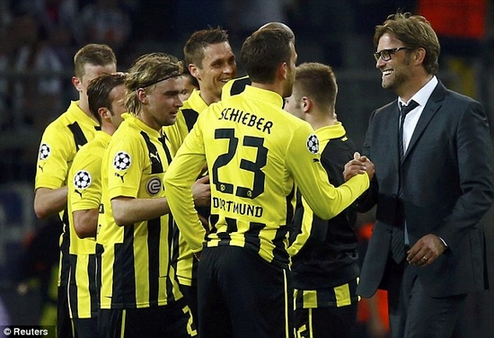 HLV Klopp cùng Dortmund đánh bại Real của Mourinho 4-1 ở bán kết Champions League 2012/13