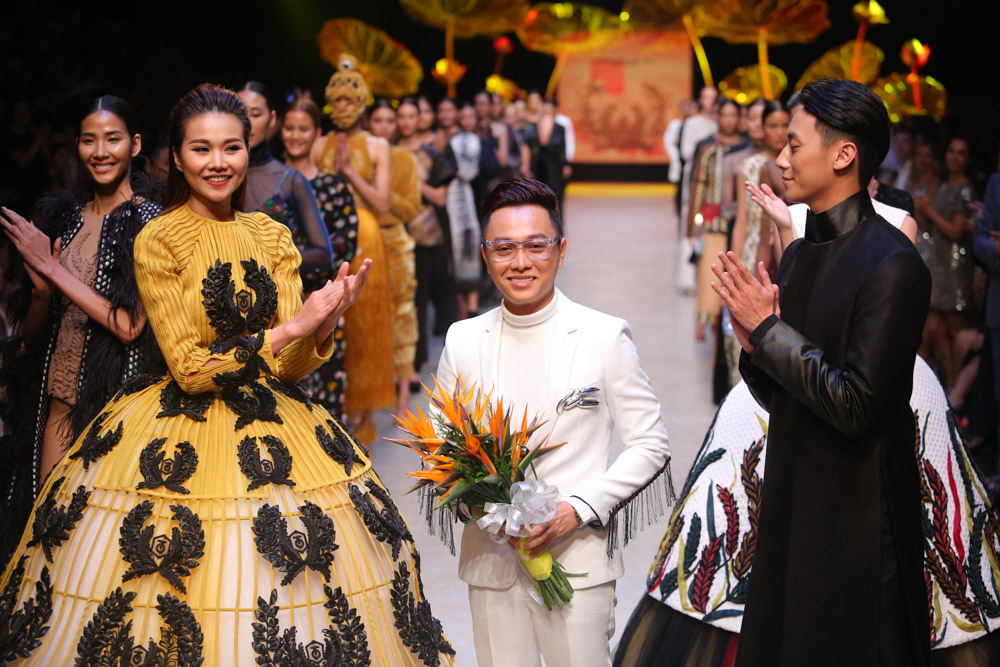Tuần lễ thời trang Việt Nam: Cuộc hội ngộ của các &quot;ông hoàng&quot; thiết kế