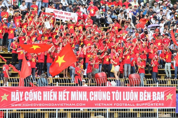 CĐV Việt Nam vẫn luôn rất yêu bóng đá