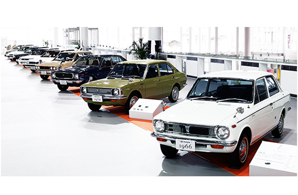 Toyota Corolla qua lịch sử 50 năm