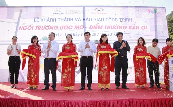 Lễ cắt băng khánh thành trường mầm non tại Sơn La