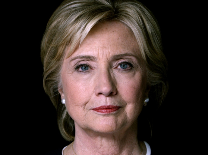 Trước ngày bầu cử, bà Clinton viết tâm thư gửi người dân Mỹ