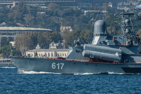 Nga đã bổ sung một nhóm tàu chiến đến sát bờ biển Syria