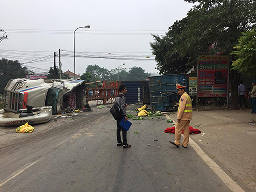 Tai nạn nghiêm trọng xảy ra rạng sáng nay tại xã Thái Hòa, Ba Vì, Hà Nội