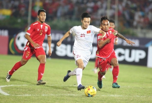 Công Vinh tỏa sáng, tuyển Việt Nam đoạt 3 điểm đầu tay tại AFF Cup