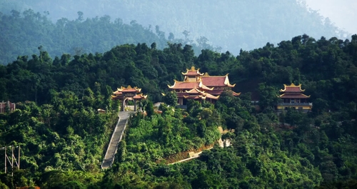 Ngỡ ngàng vẻ đẹp của Thiền viện Trúc Lâm Bạch Mã