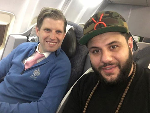 Con trai Trump đã nói gì với người Hồi giáo trên máy bay?