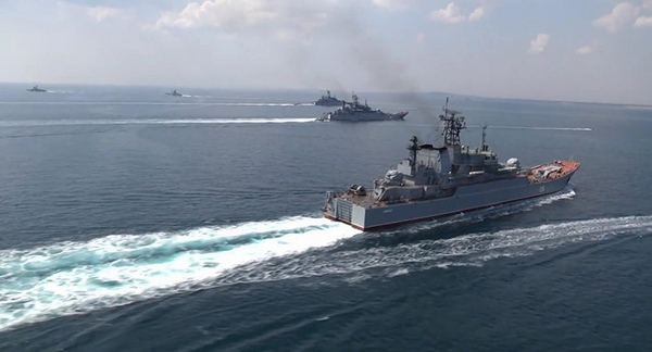 Ukraine phóng tên lửa, Nga dàn chiến hạm &quot;nghênh chiến&quot;