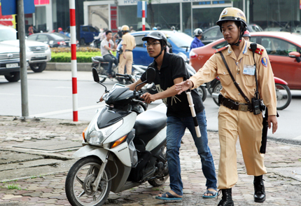 Cấm cảnh sát giao thông Hà Nội truy đuổi người vi phạm