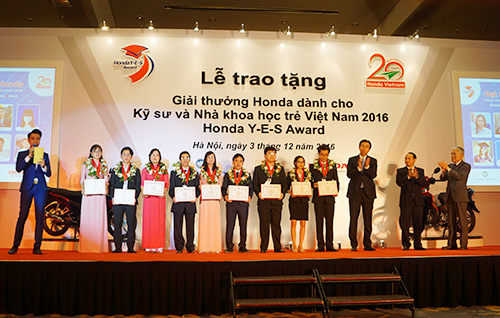 Honda trao giải Y-E-S 2016 cho 10 kỹ sư và nhà khoa học trẻ Việt Nam