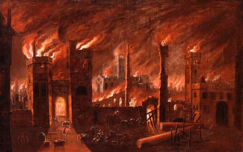  Nostradamus trở thành một trong những nhà tiên tri nổi tiếng nhất thế giới khi đưa ra nhiều tiên đoán đã trở thành sự thật. Một trong số đó là sự kiện kinh hoàng xảy ra ở London năm 1666. Theo Nostradamus, London sẽ xảy ra vụ cháy kinh hoàng gây thương vong, mất mát lớn. Quả thật, ngày 2/9/1666, một đám cháy nhỏ từ hiệu bánh Thomas Farriner đã lan rộng và thiêu rụi 3/4 thành phố London trong suốt 5 ngày. Hậu quả là 8 người thiệt mạng, khoảng 13.200 căn nhà, gần 87 nhà thờ, 6 nhà nguyện, 4 nhà tù ở London bị phá hủy trong trận đại hỏa hoạn.