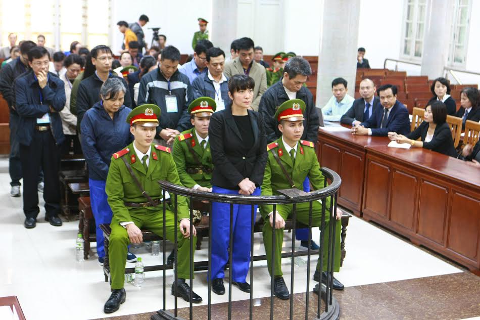 Phạm Thị Bích Lương cùng các đồng phạm tại phiên xử sơ thẩm hồi tháng 1
