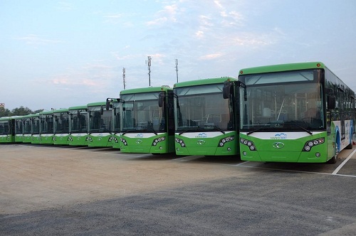 Xe buýt nhanh được tập trung ở bến xe Yên Nghĩa.
