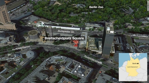 Chiếc xe tải đã lao điên cuồng vào giữa chợ Breitscheidplatz ở phía tây thủ đô Berlin đúng vào giờ đông đúc nhất. 