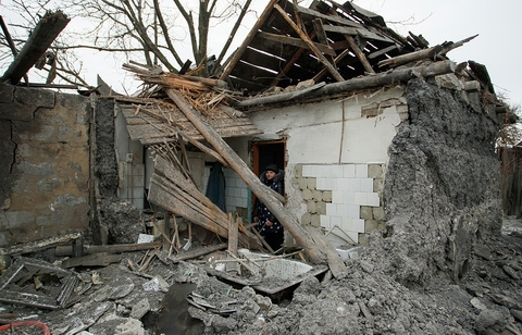 Quân đội Ukraine bất ngờ tung hỏa lực tấn công miền đông