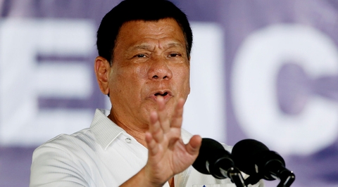 Lộ bí mật động trời, Tổng thống Duterte khiến các quan chức kinh hãi