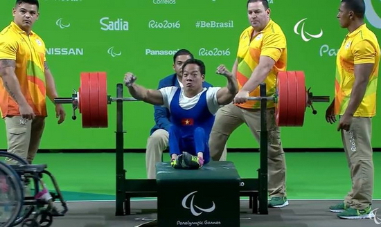 Lần đầu tiên Thể thao Việt Nam đoạt 1 HCV, phá kỷ lục Paralympic, phá kỷ lục thế giới ở mức tạ 183kg, do VĐV Lê Văn Công mang lại.