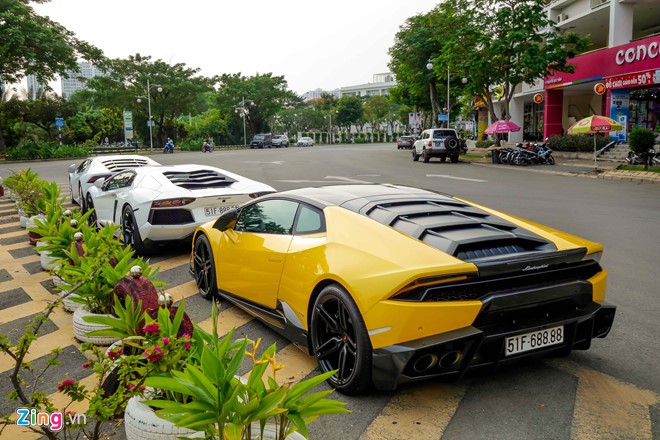 Huracan của Cường Đô La nổi bật với gói độ bodykit của Mansory. Hiện tại, đây là mẫu Huracan độ đẹp và mạnh tay nhất Việt Nam. 