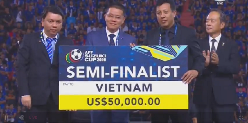 Đây là lần thứ 2 liên tiếp tuyển Việt Nam nhận hạng ba ở AFF Cup với số tiền thưởng 50.000 USD.