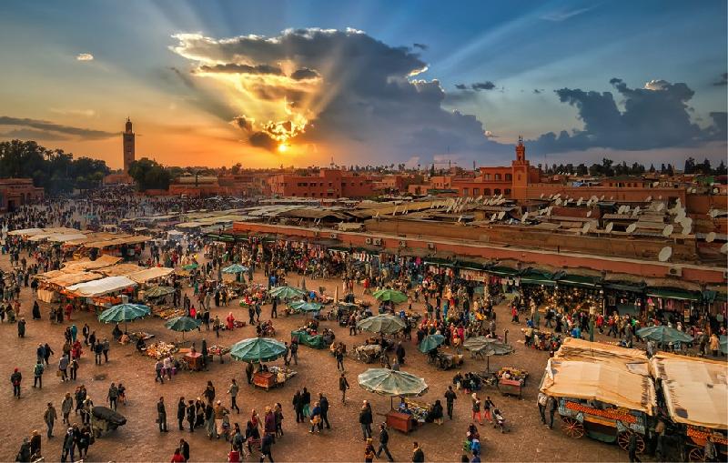 Morocco được đánh giá là một trong các quốc gia châu Phi có giá cả rẻ nhất. Du khách chỉ phải bỏ ra từ 3-15 USD để có một bữa ăn ngon miệng dành cho 2 người, với món khai vị, món chính và trà bạc hà. Ảnh: Venpormelilla.