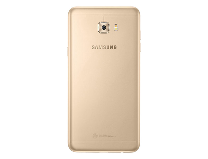 Sản phẩm sẽ được đặt trước tại thị trường Trung Quốc vào ngày mai (16/1) nhưng hiện chưa có thông tin về việc Samsung sẽ phát hành sản phẩm này ra các thị trường khác. Samsung Galaxy C7 Pro hoạt động trên hệ điều hành Android 6.0.1 và có các tùy chọn màu hồng (Rose pink), xanh (Arctic blue) và gold khi bán ra.