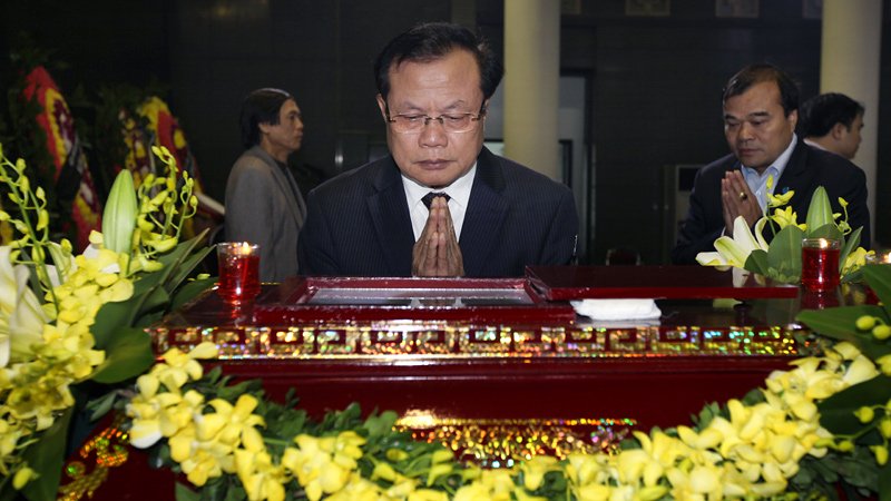 Ông Phạm Quang Nghị, nguyên UV BCT, nguyên Bí thư Thành ủy Hà Nội đến tiễn đưa GS Đinh Xuân Lâm tới nơi an nghỉ.