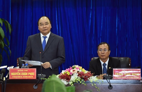 Thủ tướng Nguyễn Xuân Phúc ấn tượng với nhà 100 triệu/căn