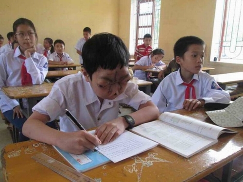Sau ca mổ lần đầu tiên, Tuấn đã bắt đầu ổn định sức khỏe và quay lại trường học.
