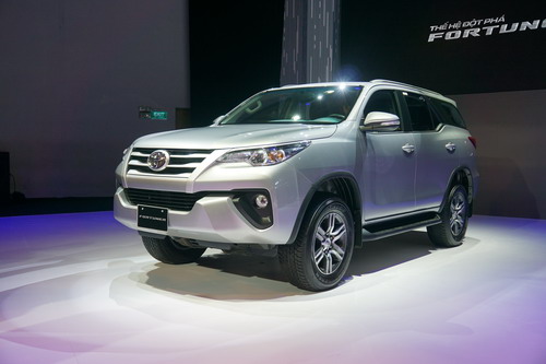 Toyota Fortuner cũng được nhập nguyên chiếc từ Indonesia