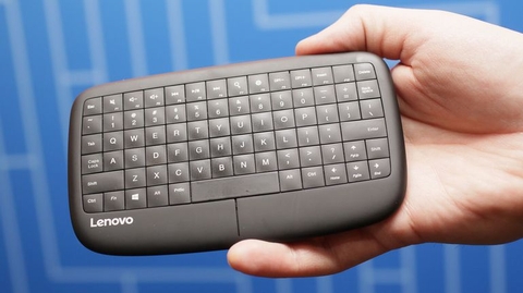 Lenovo 500 Multimedia Controller – Bộ điều khiển Đa phương tiện. Lenovo 500 Multimedia Controller có giá khởi điểm 54,99USD (khoảng 1,25 triệu đồng) và được bán ra từ tháng 3/2017.
