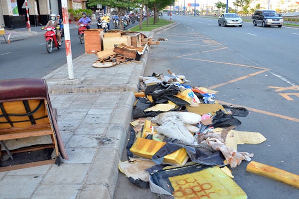 Vứt rác trên vỉa hè sẽ bị phạt đến 7 triệu đồng