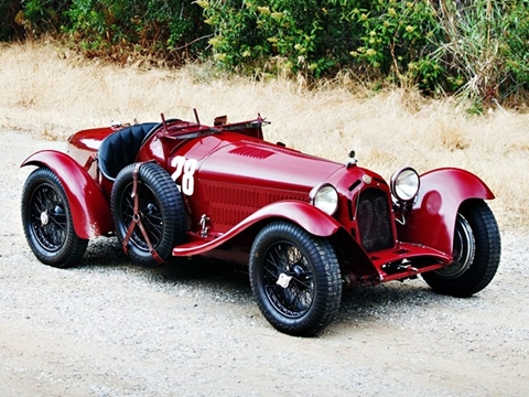 8. Đây là siêu xe cổ nổi tiếng Alfa Romeo 8C 2300 Monza đời 1933. Xe từng giành chức vô địch tại giải đua xe thể thao ở Italy năm 1947. Người chủ mới đã mất 12 triệu USD để được sở hữu nó