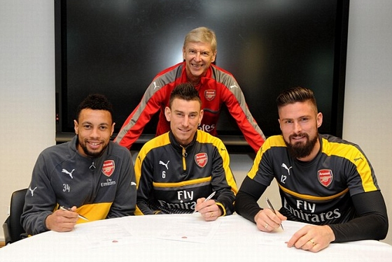 Arsenal ký hợp đồng liên tiếp với bộ 3 người Pháp
