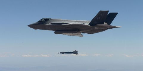 F-35 sắp được trang bị bom hạt nhân nguy hiểm nhất trong kho vũ khí của Mỹ