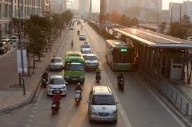 Hà Nội đề xuất lắp dải phân cách cứng cho xe buýt nhanh