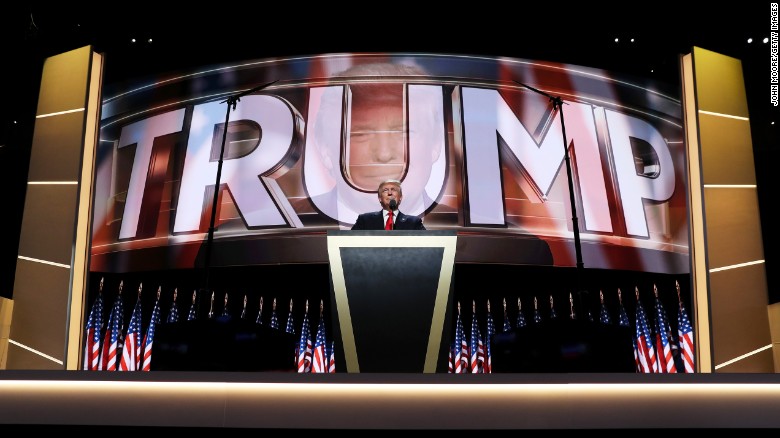 Trump phát biểu tại Hội nghị Toàn quốc của Đảng Cộng hòa hồi tháng 7, chấp nhận đề cử của đảng. 