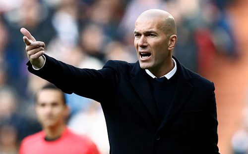 HLV Zidane dù rất ủng hộ các học trò, nhưng không giấu nổi sự thất vọng.