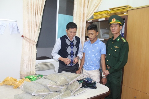 Liên tiếp từ ngày 11 đến 17-12-2016, lực lượng phòng chống ma túy của BĐBP TP. Đà Nẵng đã bắt giữa 3 vụ/5 đối tượng.
