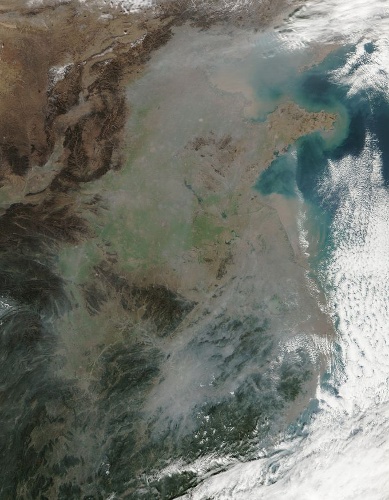  Hình ảnh vệ tinh cho thấy phía đông bắc Trung Quốc đang bị khói bao phủ