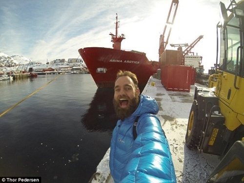 Thor Pederson, 37 tuổi, người Đan Mạch đã tự lập kỷ lục với hành trình đặc biệt của mình. Anh muốn trở thành người đầu tiên trên thế giới đi đến từng quốc gia mà không đi một chuyến bay nào. 