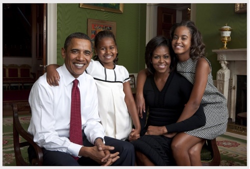 Ảnh gia đình Obama chụp khi mới đến Nhà Trắng ngày 1/9/2009