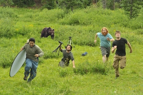 Thậm chí, các nhiếp ảnh gia cũng phải sẵn sàng để chạy như điên